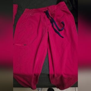 Figs XS Zamora in Ultra Rose